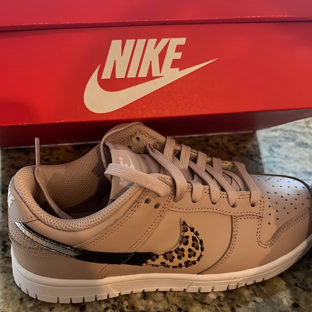 Nike Dunk Low Primal Pink Size 6